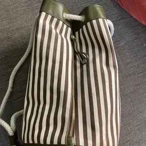 henri bendel | Bags | Henri Bendel Signature Stripe And Moss  display picture 2